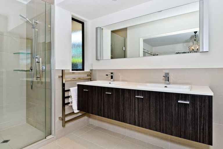 Photo of property in 41 Marywil Crescent, Hillcrest, Auckland, 0627