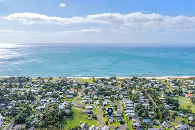 Photo of property in 5 Ross Place, Whiritoa, Whangamata, 3691