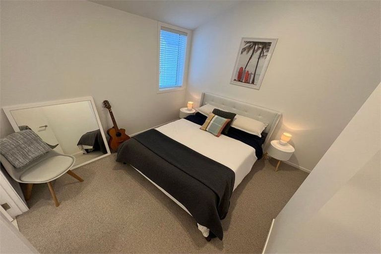 Photo of property in 4 Titoki Close, Matakana, 0985