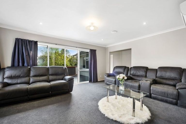 Photo of property in 343 Stokes Valley Road, Stokes Valley, Lower Hutt, 5019