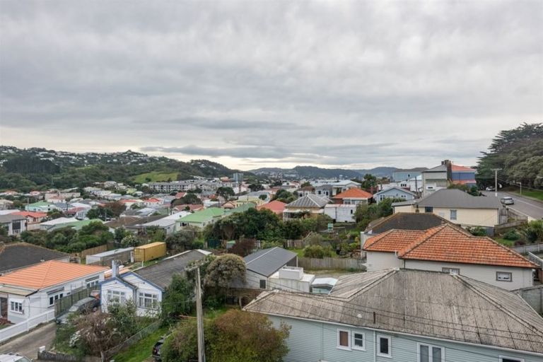 Photo of property in Beresford Apartments, 18/118 Russell Terrace, Berhampore, Wellington, 6023