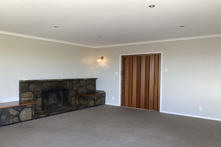 Photo of property in 75 Gossamer Drive, Pakuranga Heights, Auckland, 2010