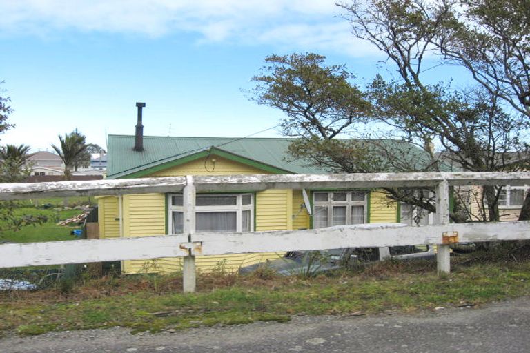 Photo of property in 10 Ashmore Avenue, Cobden, Greymouth, 7802