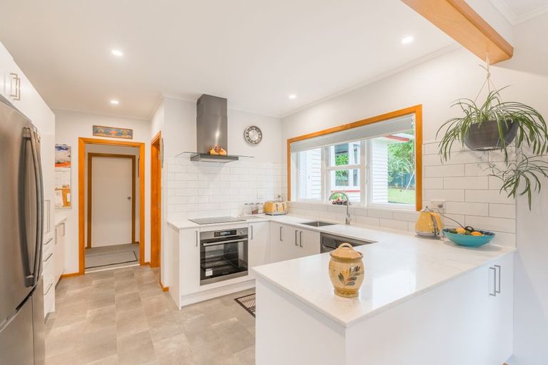 Photo of property in 367 Main Road, Tawa, Wellington, 5028