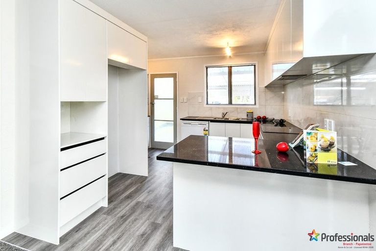 Photo of property in 1/7 Mon Desir Place, Manurewa, Auckland, 2102