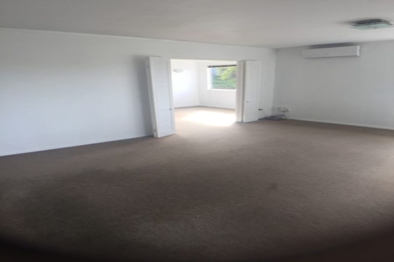 Photo of property in 37 Wyoming Avenue, Murrays Bay, Auckland, 0630