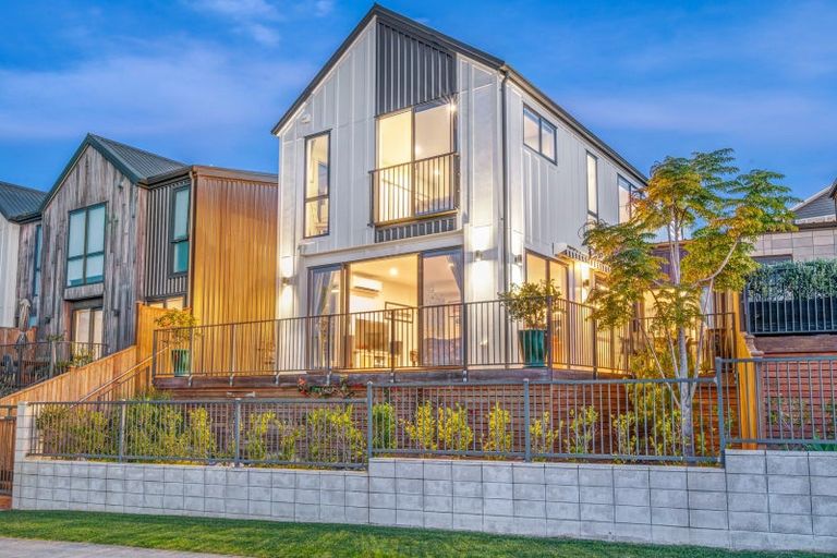 Photo of property in 42 Arran Point Parade, Orewa, 0931