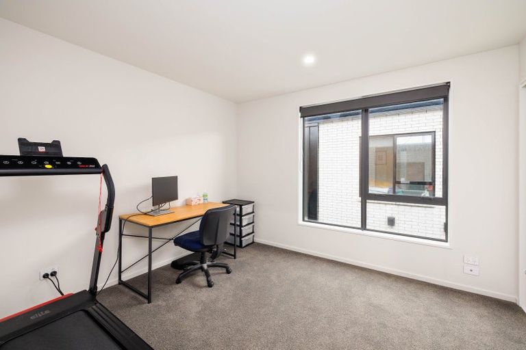 Photo of property in 2/327 Lincoln Road, Addington, Christchurch, 8024