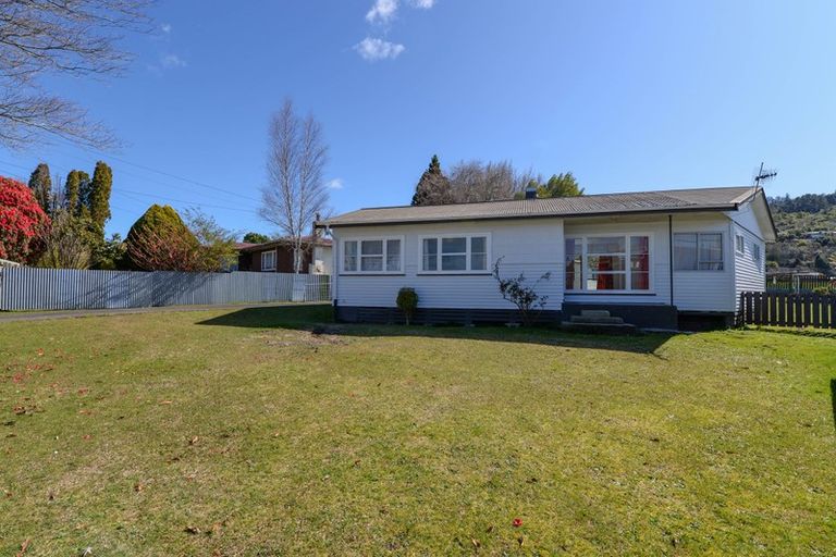 Photo of property in 7 Ross Road, Western Heights, Rotorua, 3015