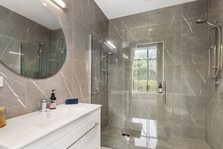 Photo of property in 1 Vista Place, Huntsbury, Christchurch, 8022