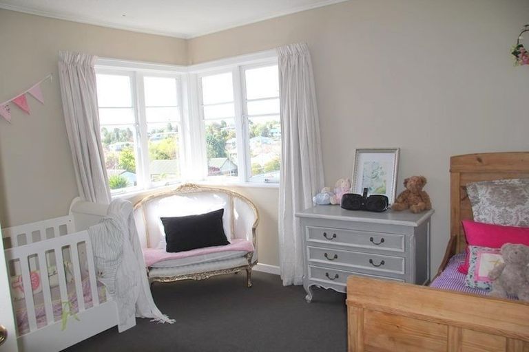 Photo of property in 2 Ferndown Close, Brookfield, Tauranga, 3110