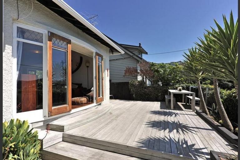 Photo of property in 10 Brooklyn Terrace, Brooklyn, Wellington, 6021