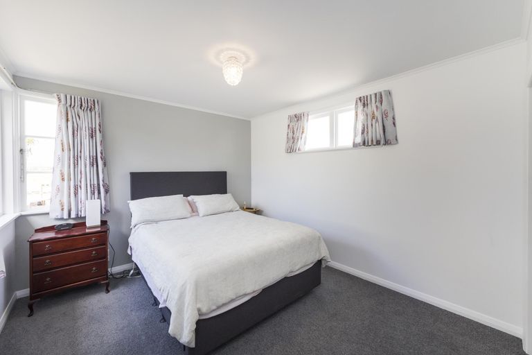 Photo of property in 37 Waterloo Crescent, Hokowhitu, Palmerston North, 4410