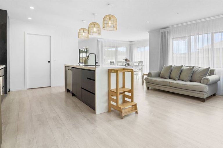 Photo of property in 52 Oakdale Drive, Kinloch, Taupo, 3377