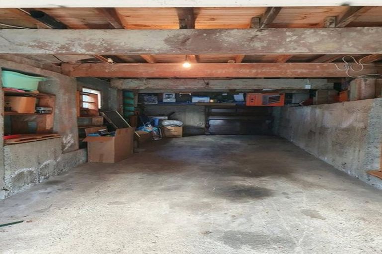 Photo of property in 467 Kaikorai Valley Road, Bradford, Dunedin, 9011