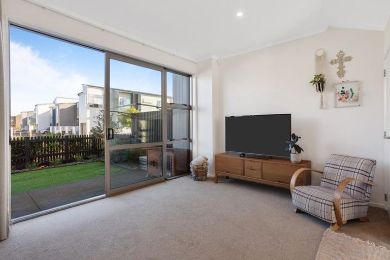 Photo of property in 21 Mollusc Road, Hobsonville, Auckland, 0616