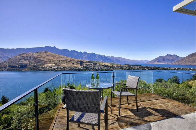 Photo of property in 5 Sunrise Lane, Queenstown, 9300