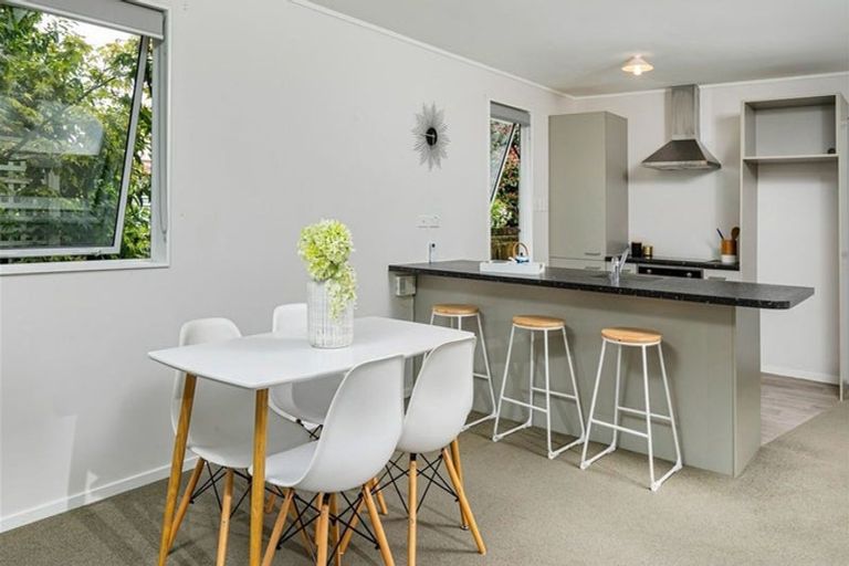 Photo of property in 685a Swanson Road, Swanson, Auckland, 0612