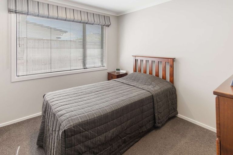 Photo of property in 7 Levi Place, Kelvin Grove, Palmerston North, 4414