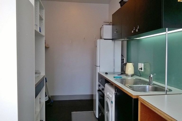 Photo of property in Urbane Apartments, 22/29 Webb Street, Mount Cook, Wellington, 6011