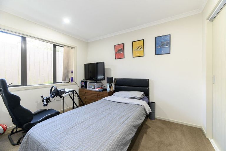 Photo of property in 99a Awaroa Road, Sunnyvale, Auckland, 0612