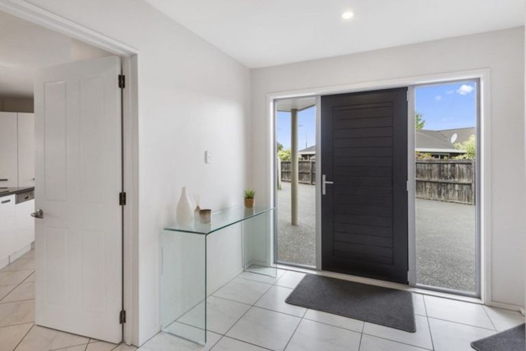 Photo of property in 7 Goodall Place, Redwood, Christchurch, 8051