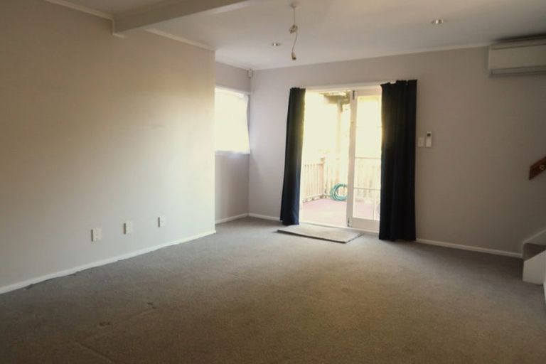 Photo of property in 58 Hungerford Road, Houghton Bay, Wellington, 6023