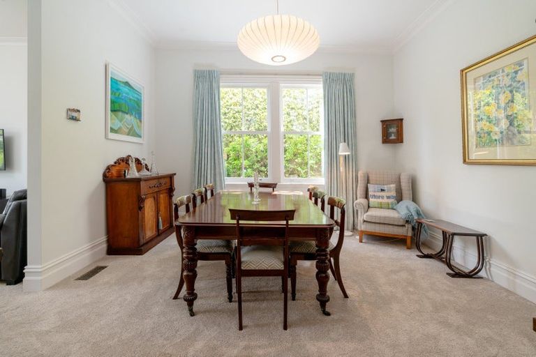 Photo of property in 33 Grove Road, Kelburn, Wellington, 6012