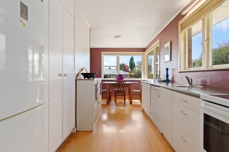 Photo of property in 18 Bristol Avenue, Brookfield, Tauranga, 3110