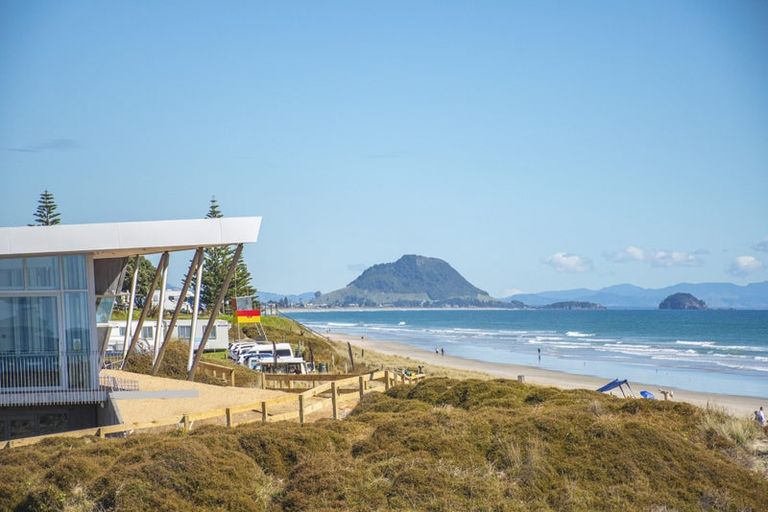 Photo of property in 12 Beachmere Place, Papamoa Beach, Papamoa, 3118