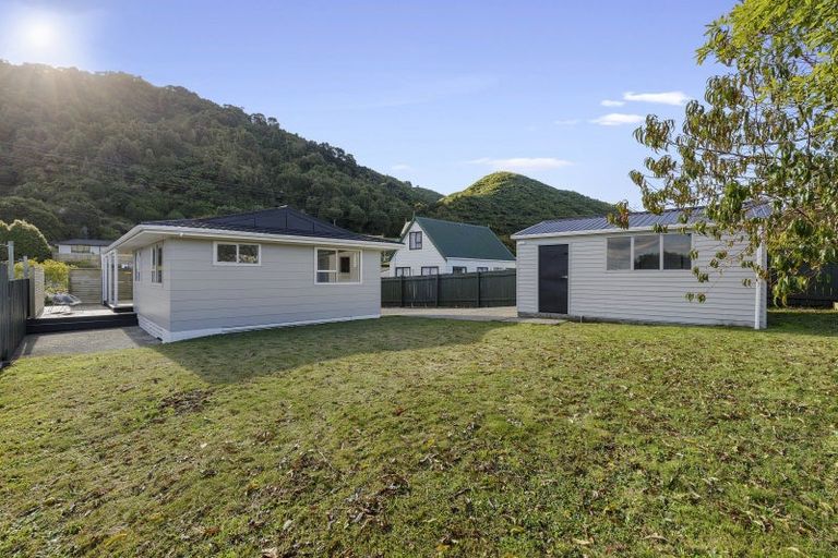 Photo of property in 24 Hartford Crescent, Totara Park, Upper Hutt, 5018