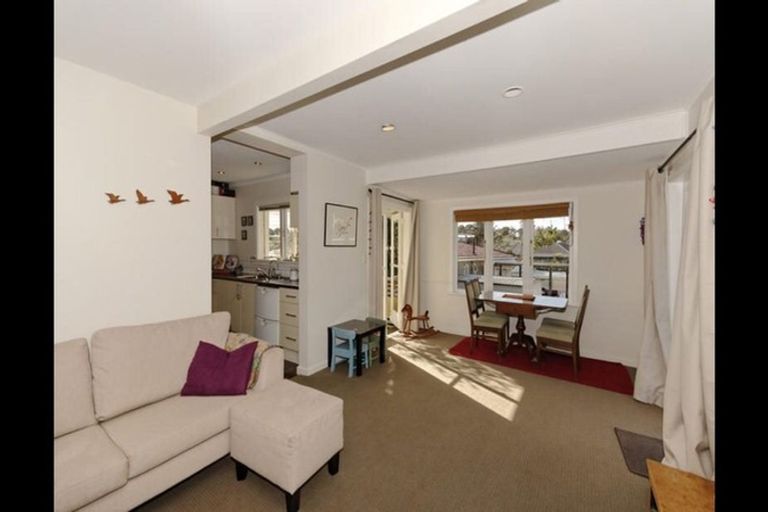 Photo of property in 24 Matipo Road, Te Atatu Peninsula, Auckland, 0610