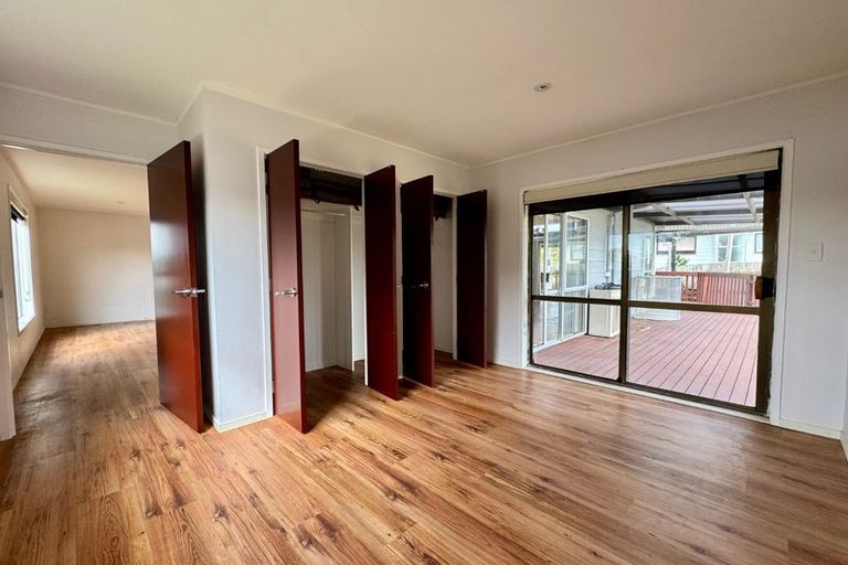 Photo of property in 49 Rosewarne Crescent, Glendene, Auckland, 0602