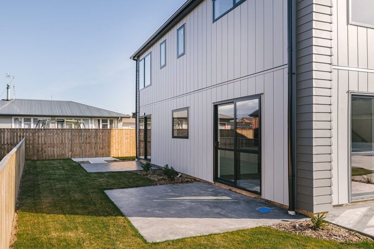 Photo of property in 3 Cypress Way, Levin, 5510