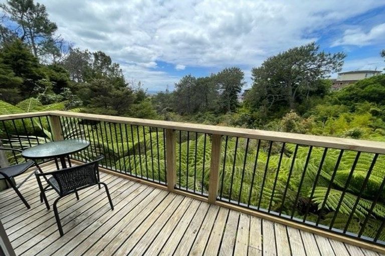 Photo of property in 8 Dalmeny Close, Murrays Bay, Auckland, 0630