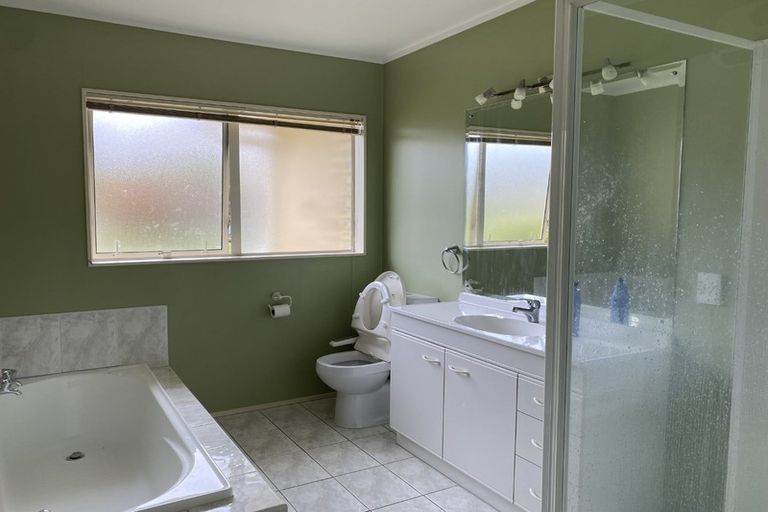 Photo of property in 1/4 Limerick Place, Dannemora, Auckland, 2016