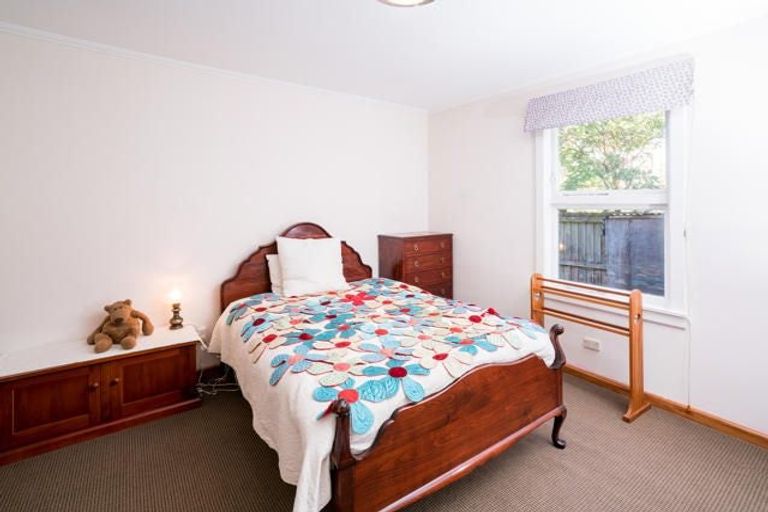 Photo of property in 33 Norwood Street, Beckenham, Christchurch, 8023