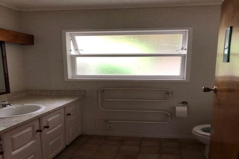 Photo of property in 33 Viewmont Drive, Harbour View, Lower Hutt, 5010