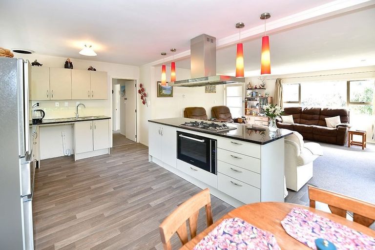 Photo of property in 15 Zealandia Road, Manly, Whangaparaoa, 0930