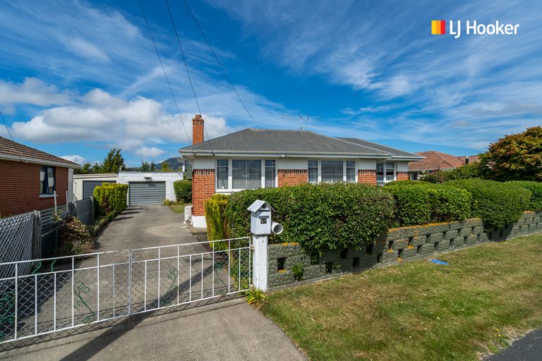 Photo of property in 27 Tay Street, Mosgiel, 9024