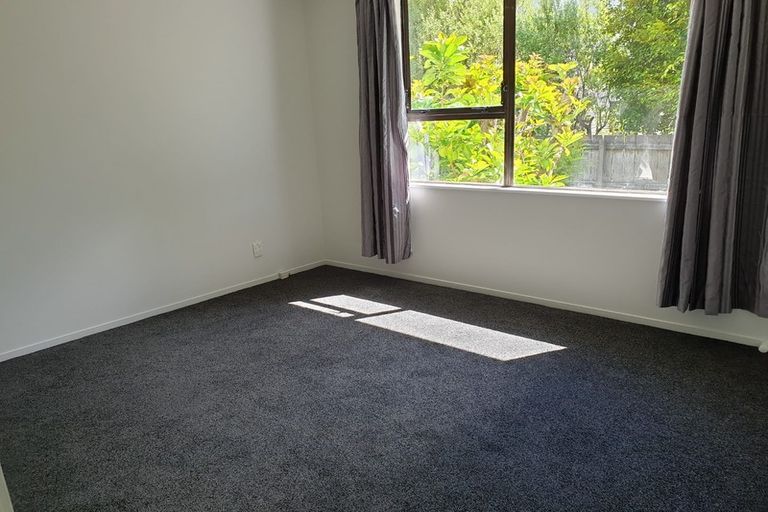 Photo of property in 56 Halberg Street, Glenfield, Auckland, 0629