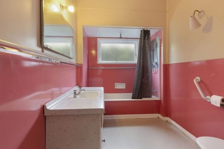 Photo of property in 98 Waterloo Road, Hutt Central, Lower Hutt, 5010