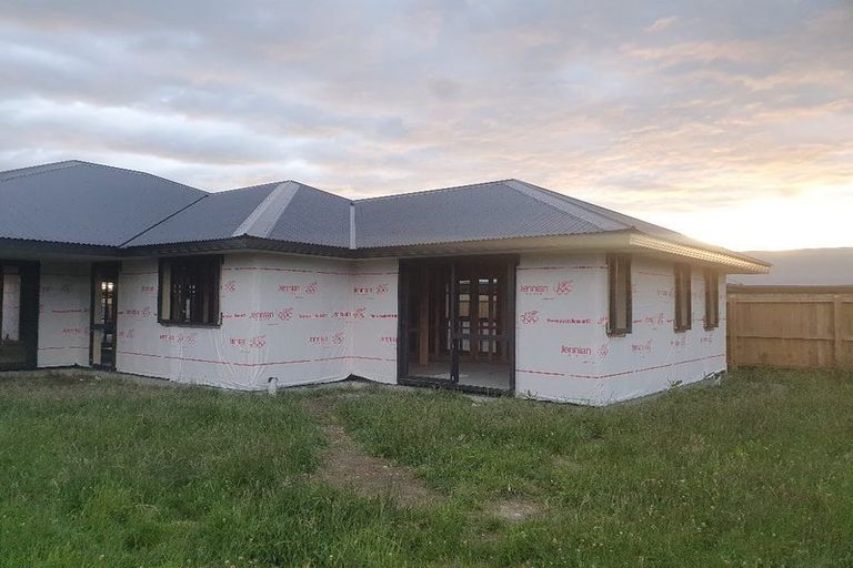 Photo of property in 5 Arrowsmith Drive, Clover Park, Auckland, 2019