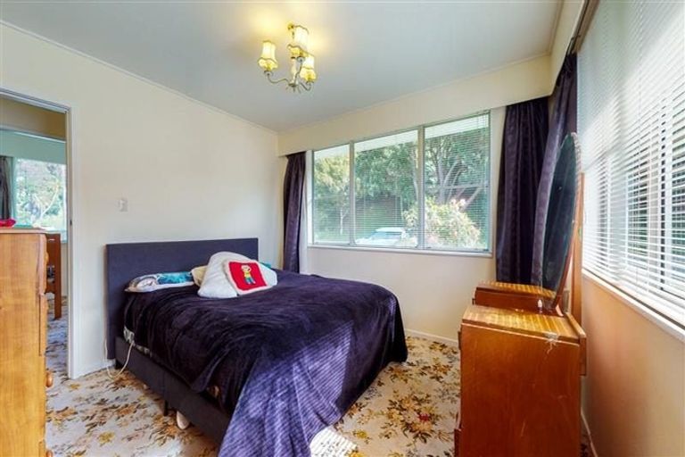 Photo of property in 68 Akaroa Drive, Maupuia, Wellington, 6022