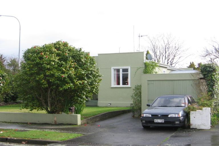 Photo of property in 12 Moana Street, Hokowhitu, Palmerston North, 4410