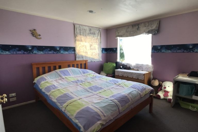 Photo of property in 21 Jacanas Place, Unsworth Heights, Auckland, 0632