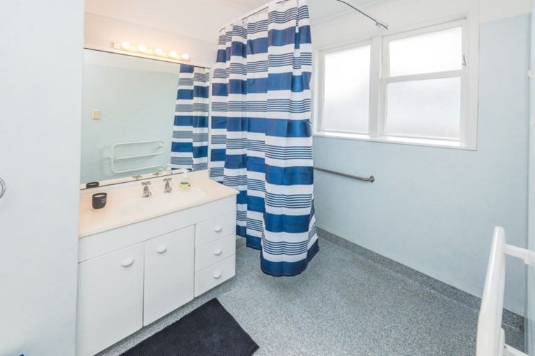 Photo of property in 4/5 Saint Leonard Street, Saint Johns Hill, Whanganui, 4501