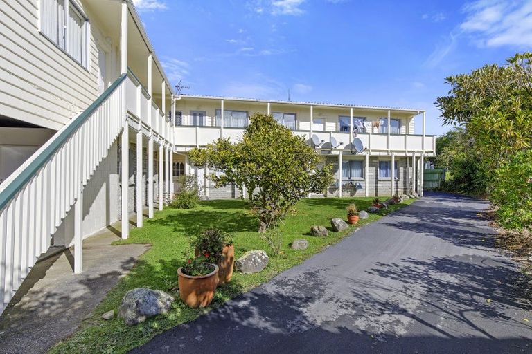Photo of property in 8/19 Pirie Crescent, Moera, Lower Hutt, 5010