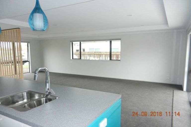 Photo of property in 3 Miami Place, One Tree Point, 0118
