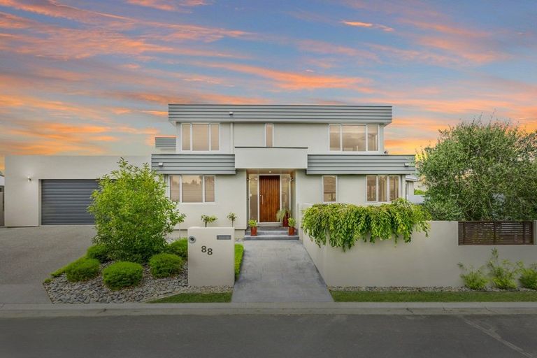 Photo of property in 88 Rochfort Road, Havelock North, 4130